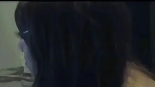 Asyalı genç kız kendi kendine dokunuyor